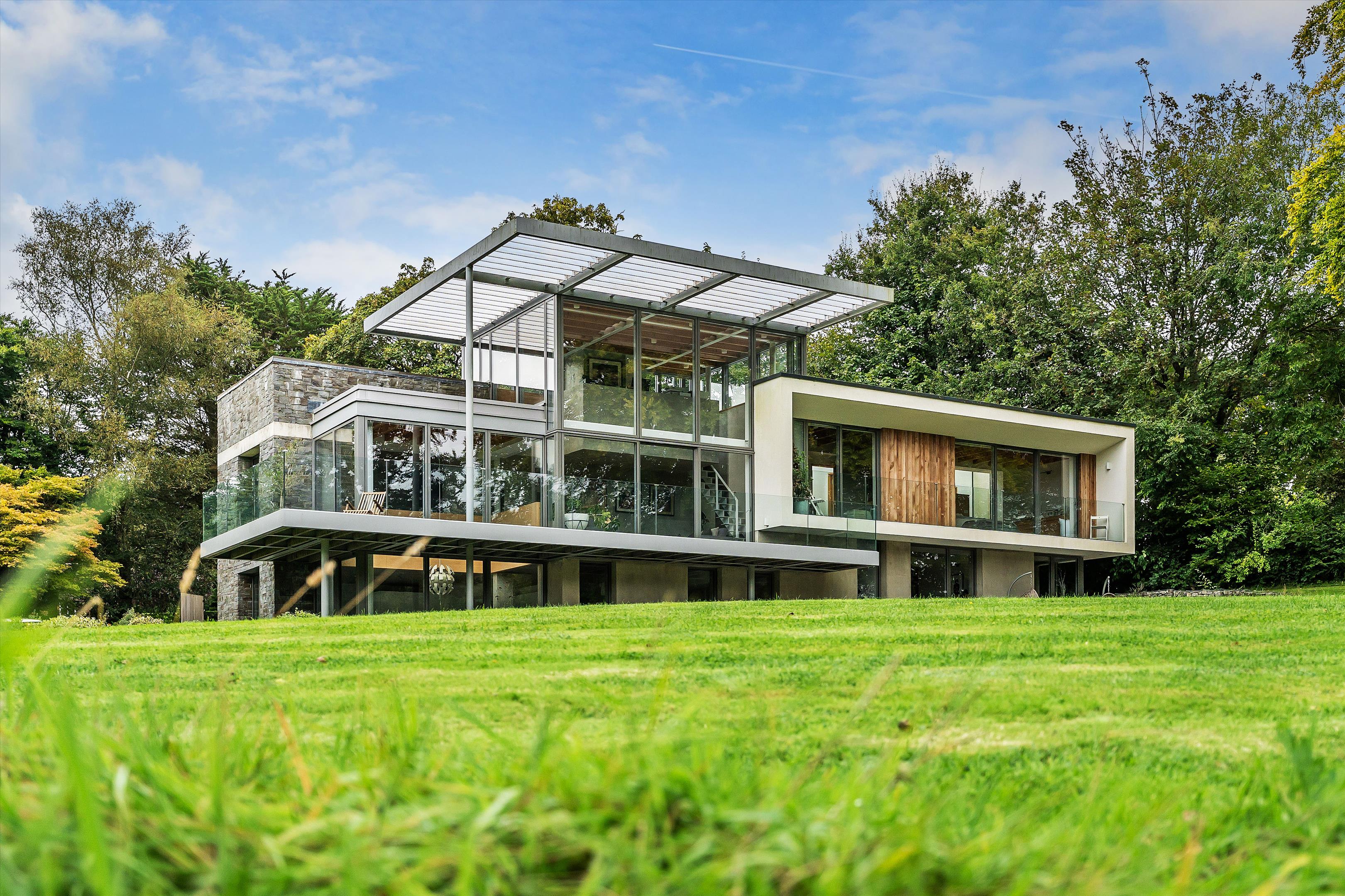 house for sale in Hoe Lane, Abinger Hammer, Dorking, Surrey, RH5