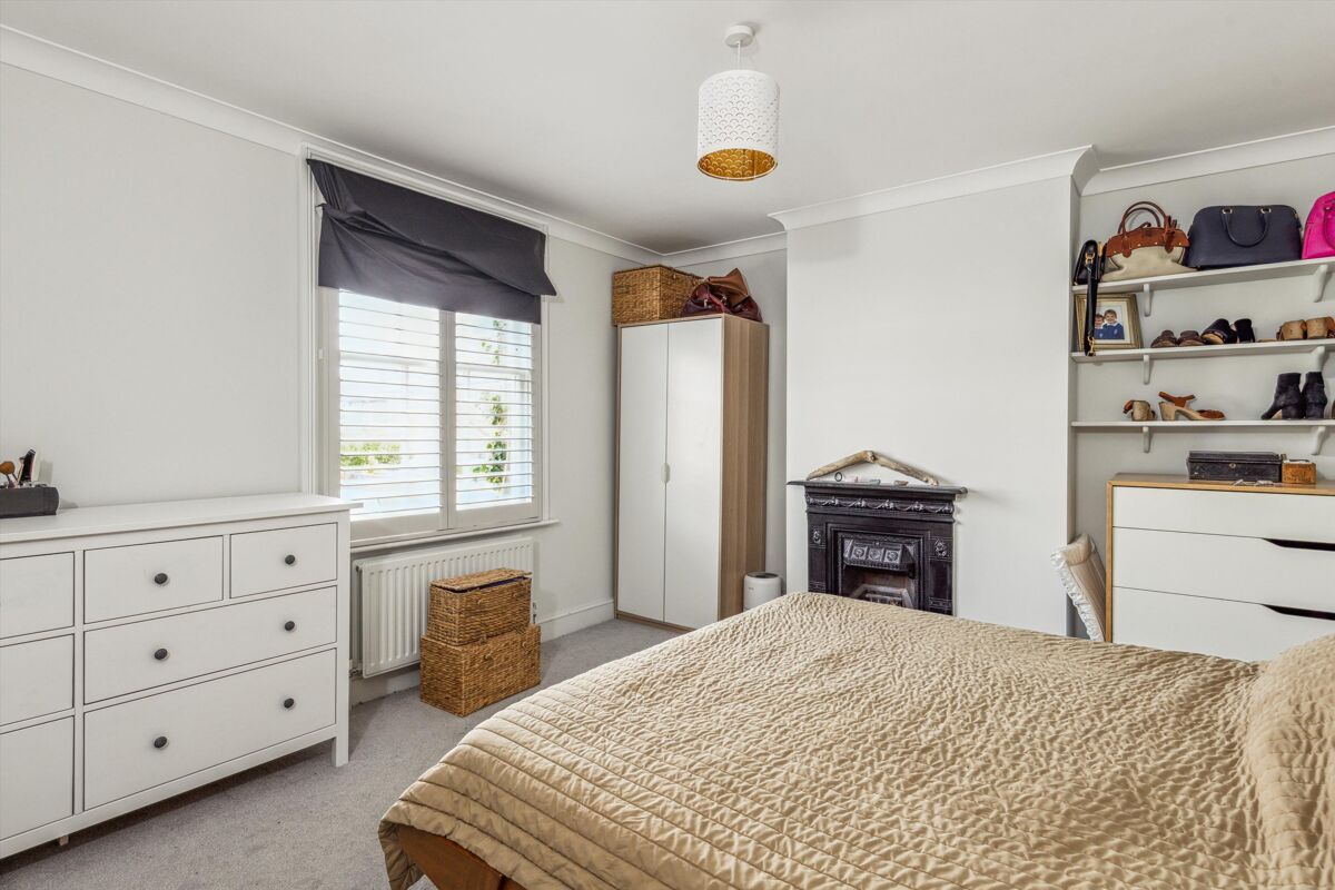 house for sale in Stoke Fields, Guildford, Surrey, GU1 GLD012253916 Knight Frank