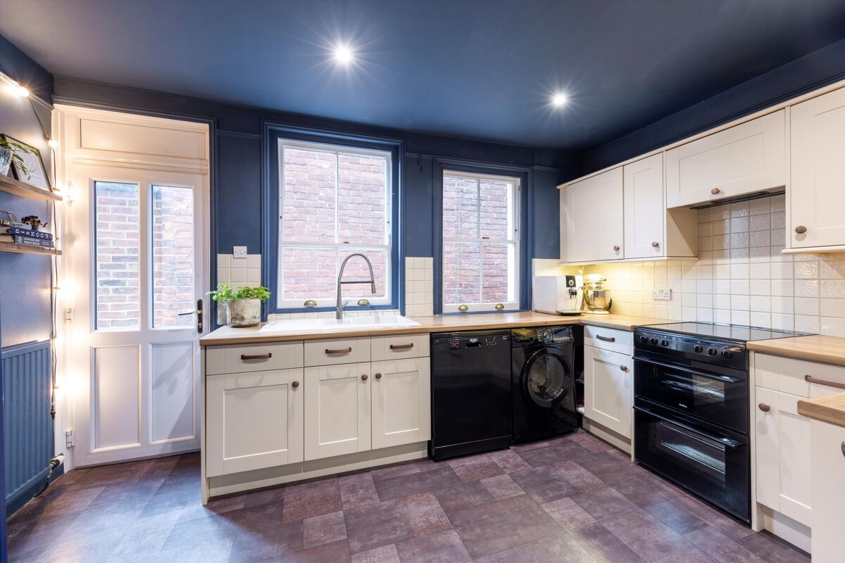 house for sale in Oakdene Road, Peasmarsh, Guildford, Surrey, GU3 GLD012254431 Knight Frank