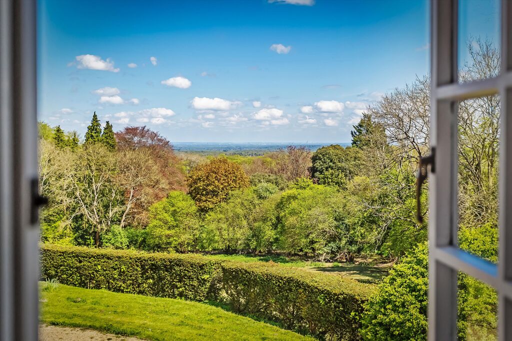Image of Between Shere and West Horsley, Surrey, KT24 6ER