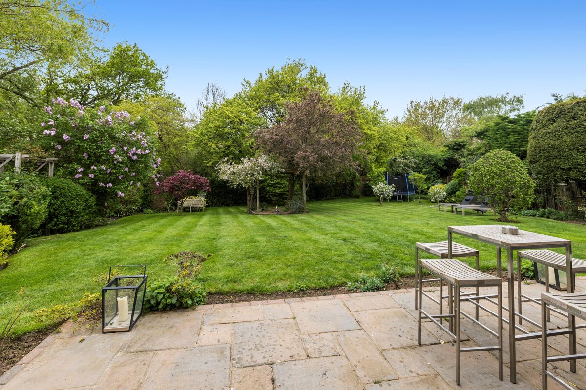 house for sale in Westward Ho, Guildford, Surrey, GU1 GLD012255594