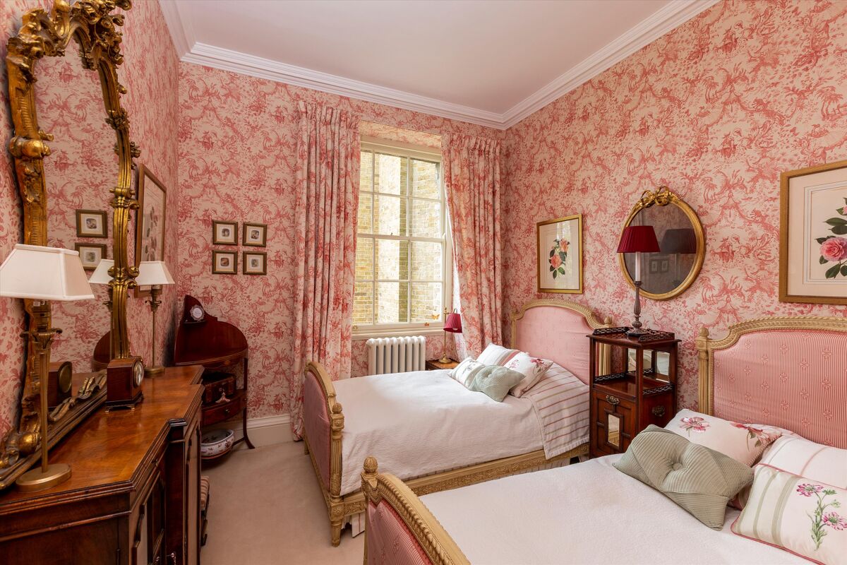 apartment for sale in 2 Peper Harow House, Peper Harow Park, Peper