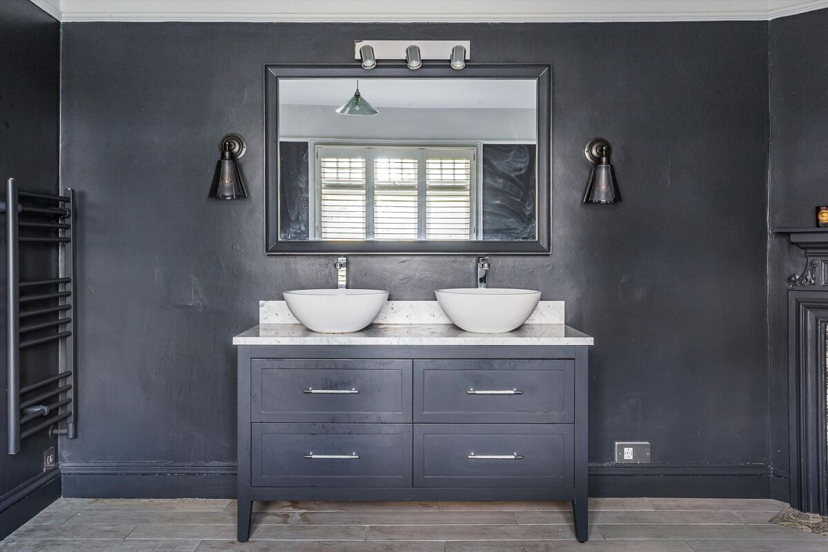 house for sale in Chinthurst Lane, Shalford, Guildford, Surrey, GU4