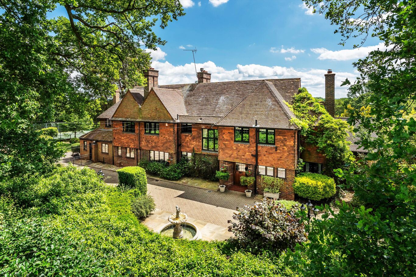 Image of Burdenshot Hill, Worplesdon, Guildford, Surrey GU3 3RL.