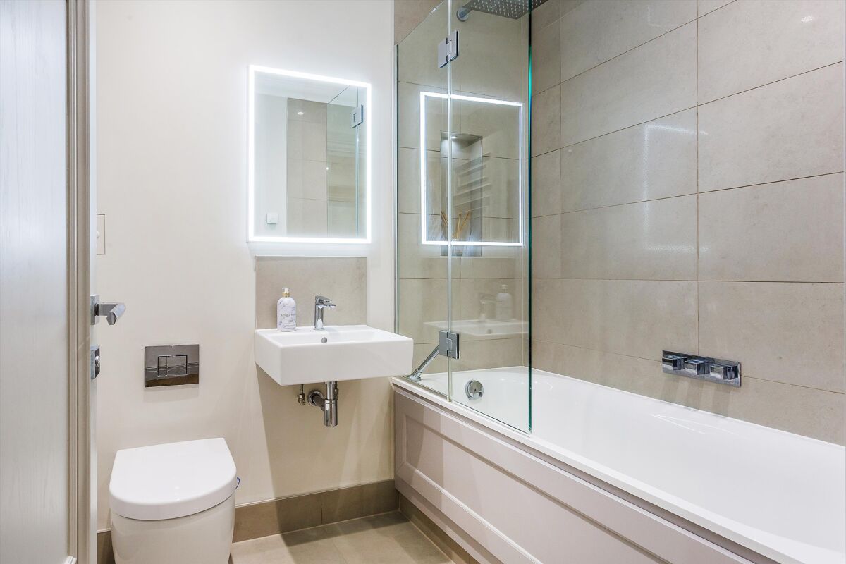 flat for sale in Cranley Road, Guildford, Surrey, GU1 GLD012334682