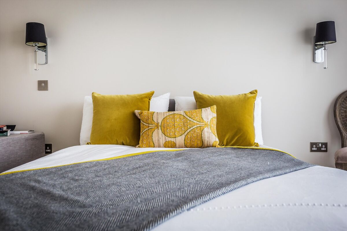 flat for sale in Cranley Road, Guildford, Surrey, GU1 GLD012334682