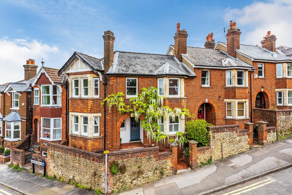 house for sale in Pewley Hill, Guildford, Surrey, GU1. GLD012341192