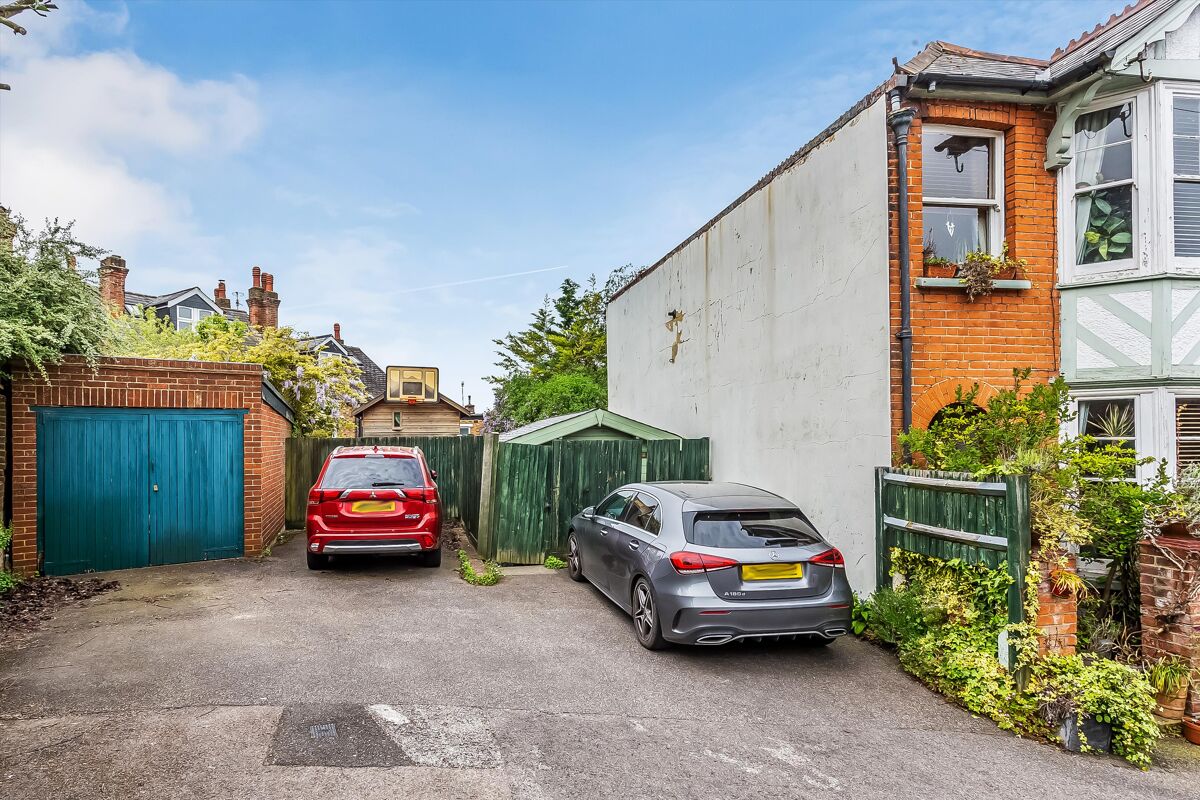 house for sale in Pewley Hill, Guildford, Surrey, GU1. GLD012341192