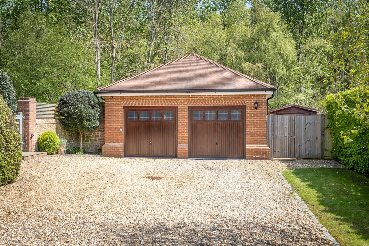 house for sale in Fern Mead, Cranleigh, Surrey, GU6 GLD012353619