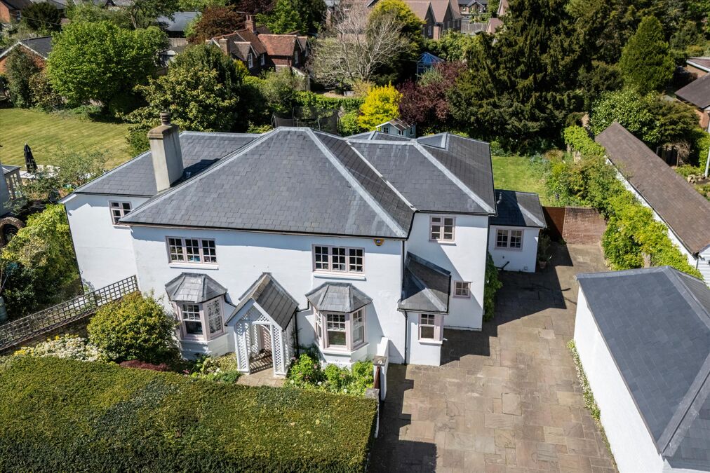 Image of Petworth Road, Witley, Godalming, Surrey, GU8