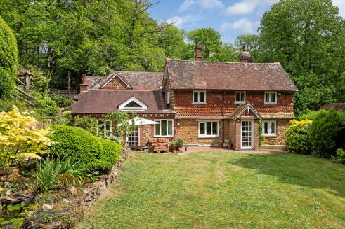 Picture of 4 bedroom house for sale.