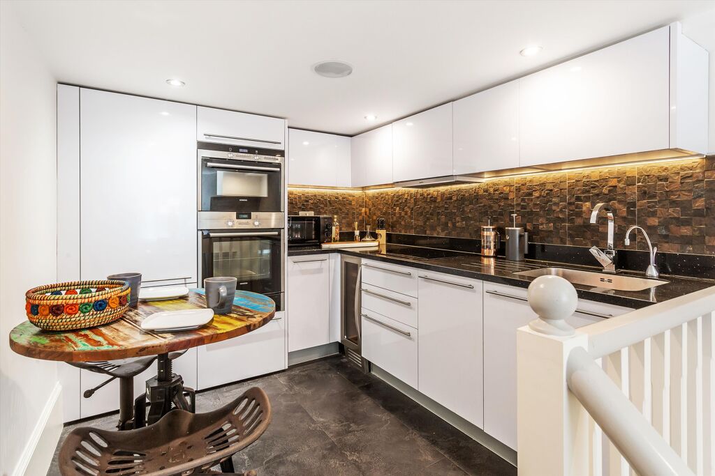 Image of Albury Park, Albury, Guildford, Surrey, GU5.