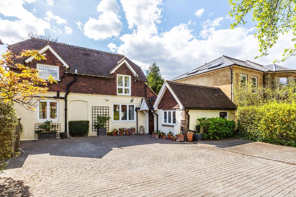 Image of Upper Edgeborough Road, Guildford, Surrey, GU1.