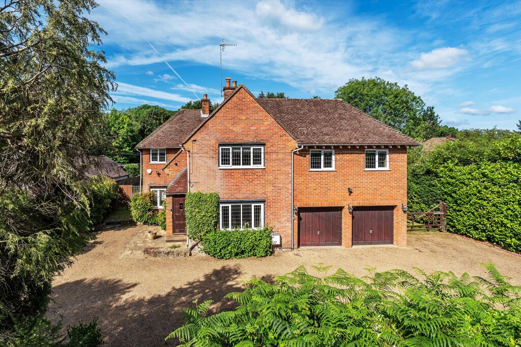 Image of Guildford Road, Cranleigh, Surrey, GU6 8QZ.