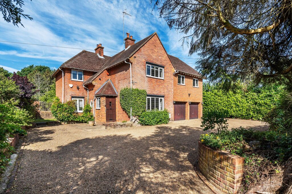 Image of Guildford Road, Cranleigh, Surrey, GU6 8QZ