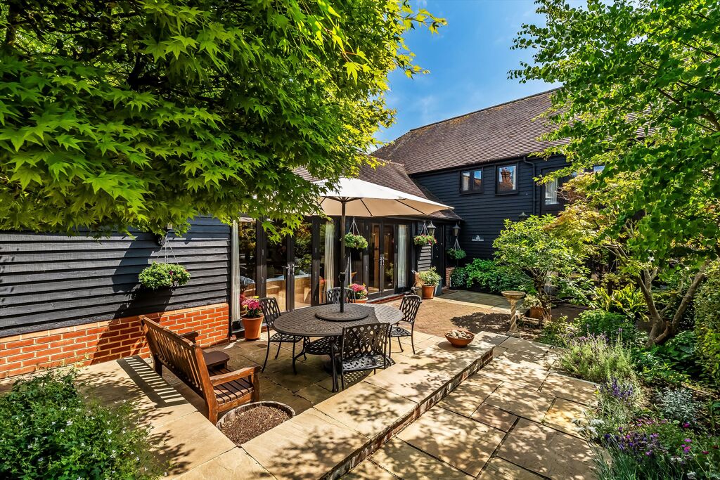 Image of The Barns, Shackleford, Godalming, Surrey, GU8 6BU