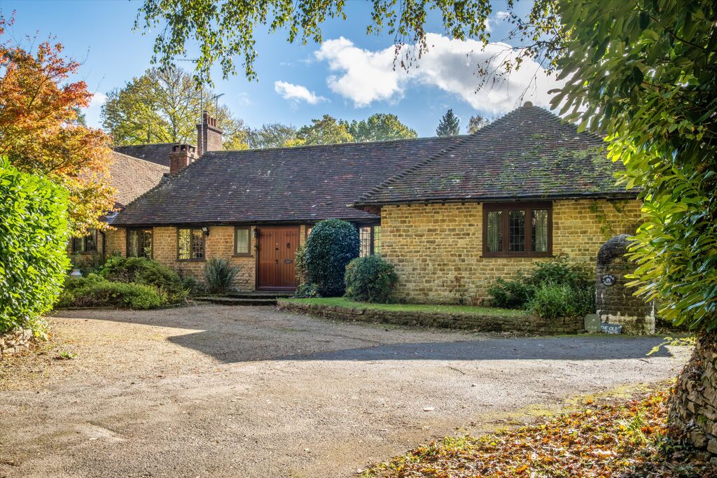 Image of High Barn, Nr Hascombe, Godalming, Surrey GU8 4AE