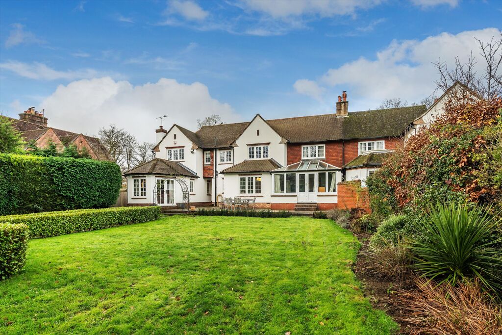 Image of Combe Lane, Wormley, Godalming, Surrey, GU8 5SX
