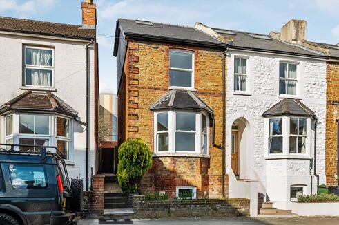 Picture of 4 bedroom house for sale.