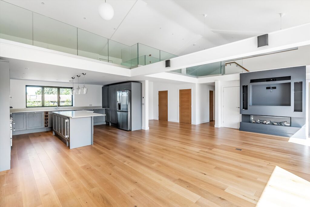 Image of Knowle Lane, Cranleigh, Surrey, GU6.