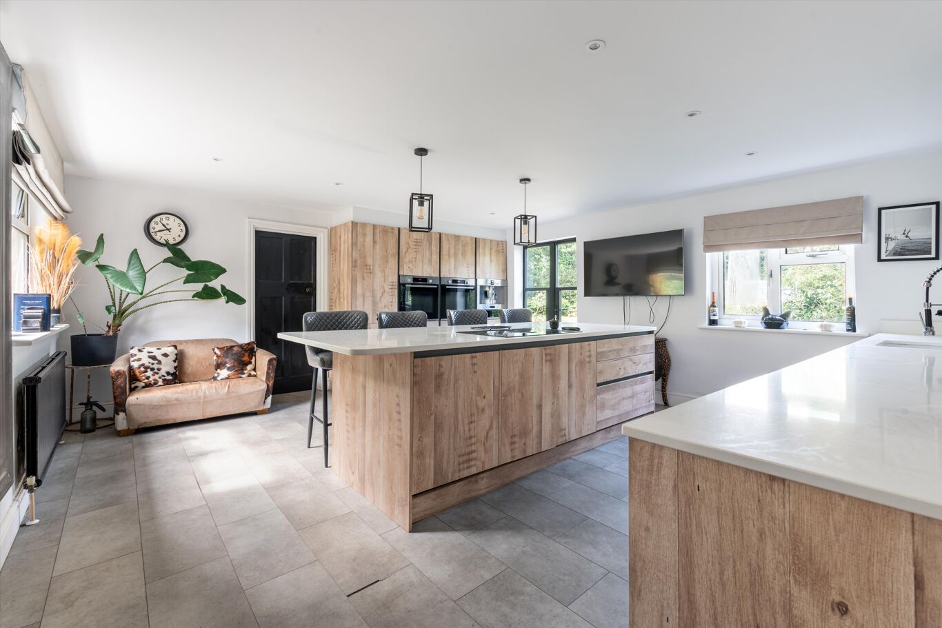 Image of Horsham Lane, Ewhurst, Cranleigh, Surrey, GU6.