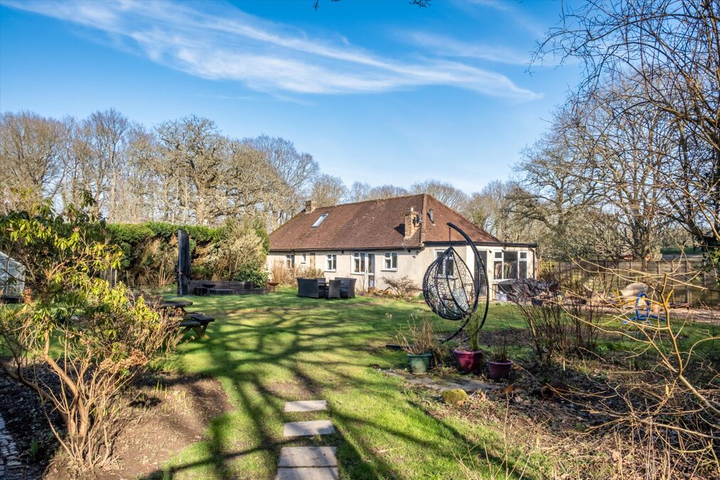 Image of Horsham Lane, Ewhurst, Cranleigh, Surrey, GU6