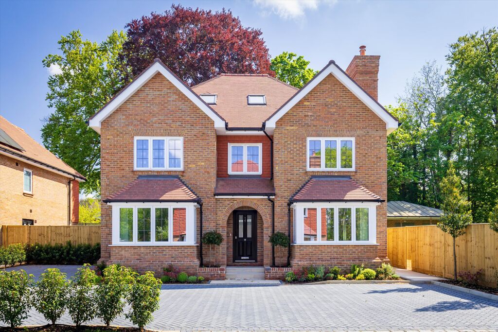 Image of Horseshoe Crescent, Guildford GU1