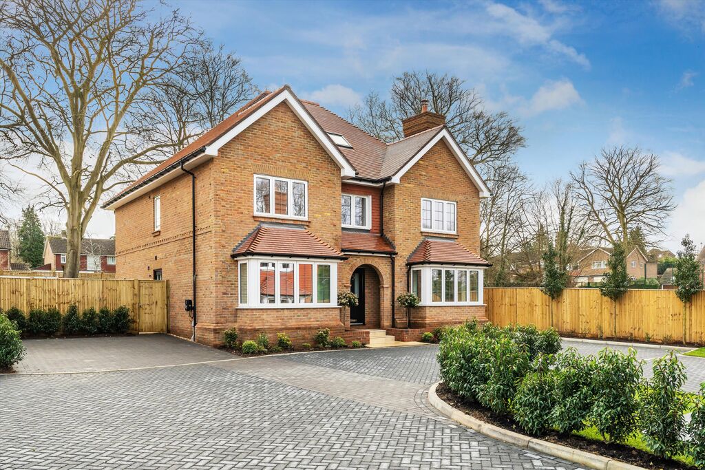 Image of Horseshoe Crescent, Guildford GU1