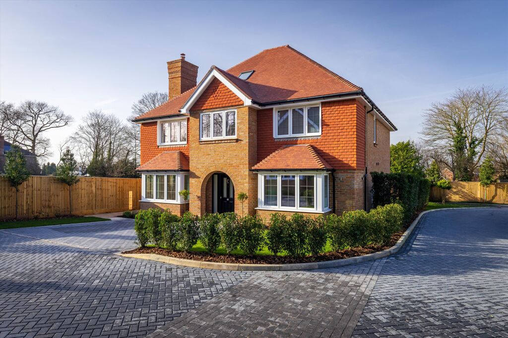 Image of Horseshoe Crescent, Guildford GU1