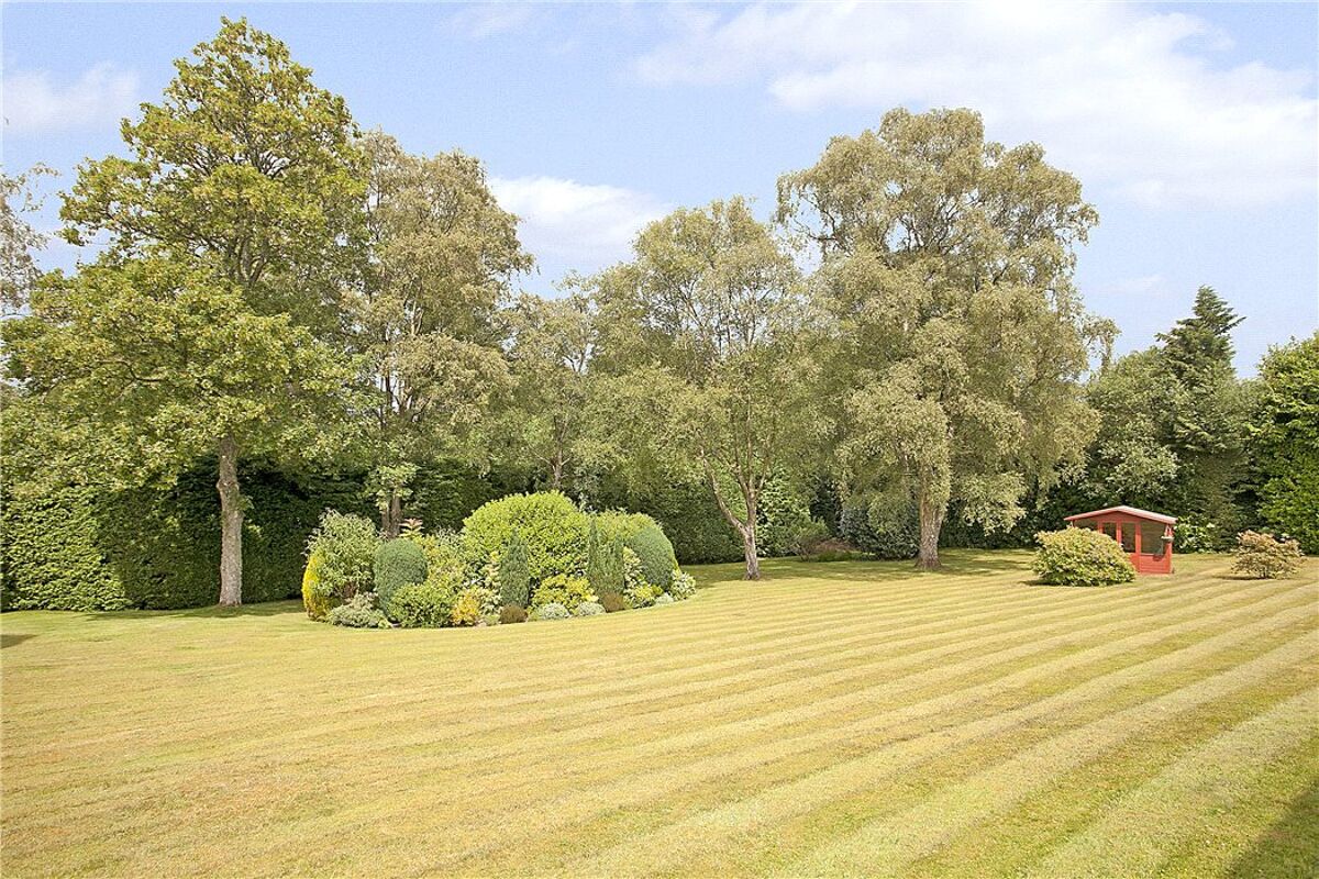 house for sale in Tennysons Lane, Haslemere, Surrey, GU27 GLD080047