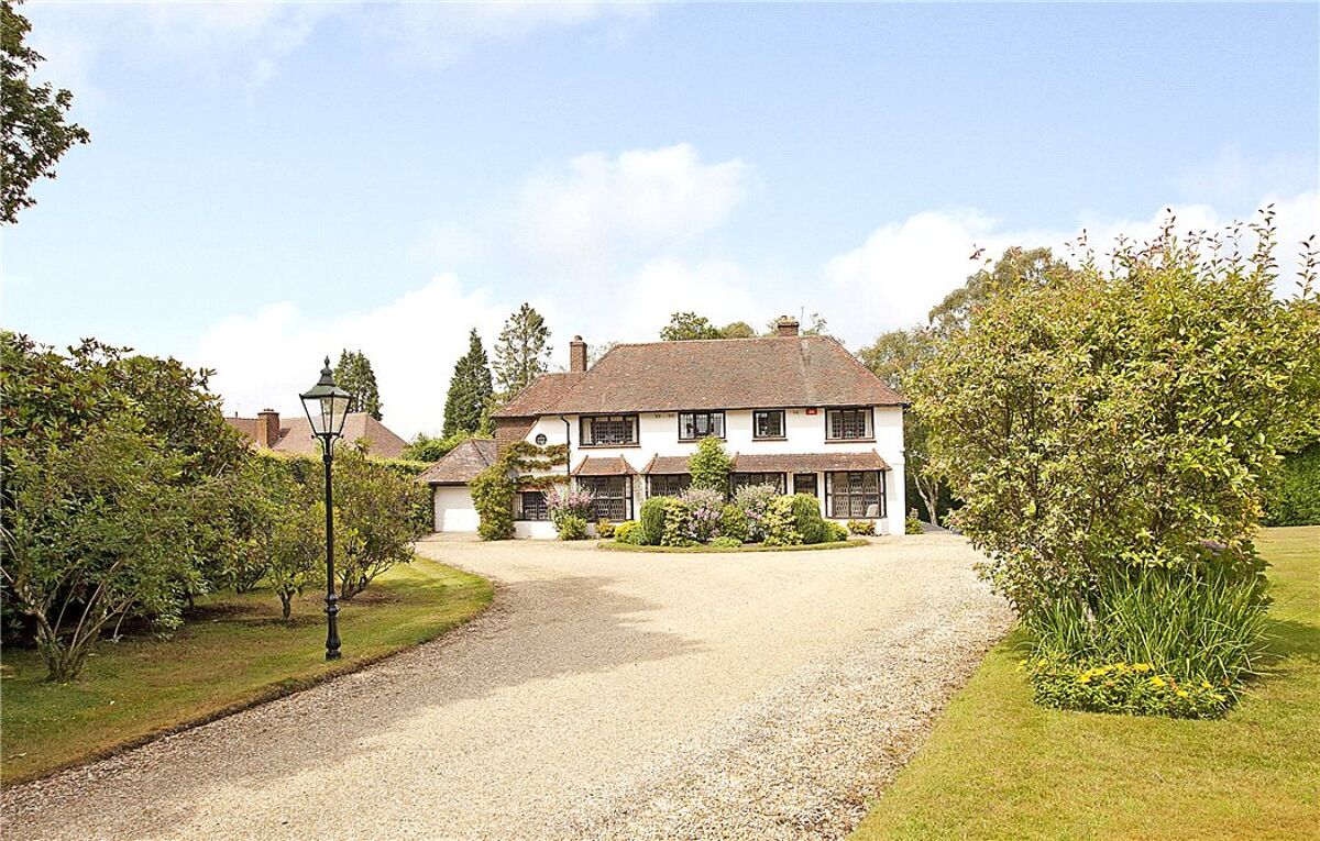 house for sale in Tennysons Lane, Haslemere, Surrey, GU27 GLD080047