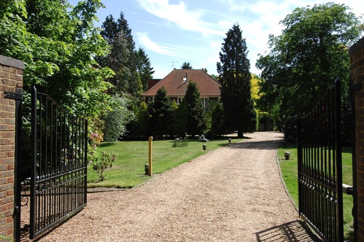 house for sale in Ford Road, West End, Woking, Surrey, GU24 GLD110143