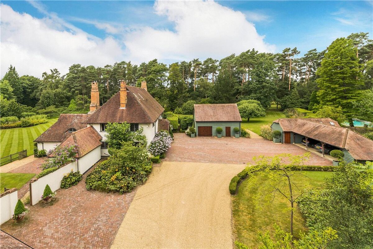 house for sale in Berry Lane, Worplesdon, Guildford, Surrey, GU3 GLD120093 Knight Frank