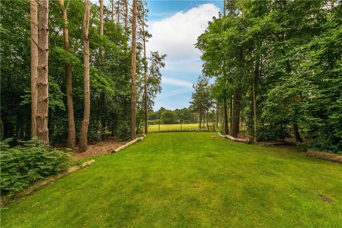 house for sale in Berry Lane, Worplesdon, Guildford, Surrey, GU3 GLD120093 Knight Frank