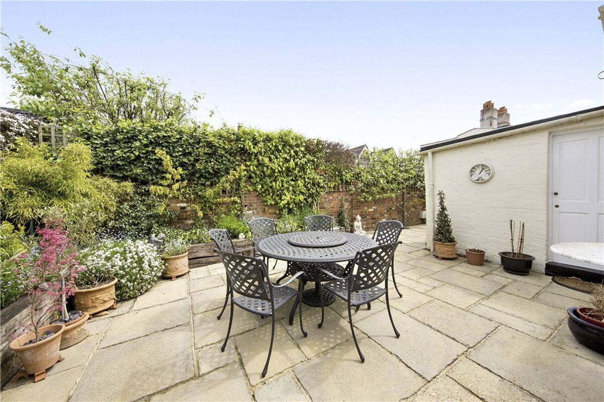 house for sale in Stoke Fields, Guildford, Surrey, GU1 GLD120243 Knight Frank