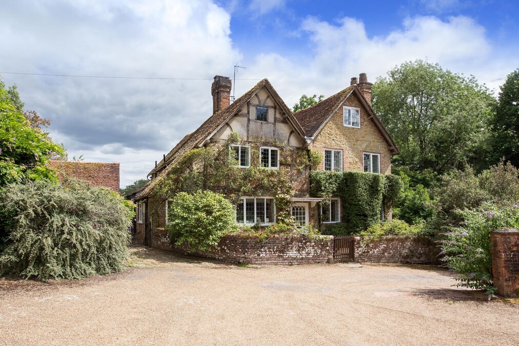 Image of Dunsfold, Nr Godalming, Surrey, GU8 4LA