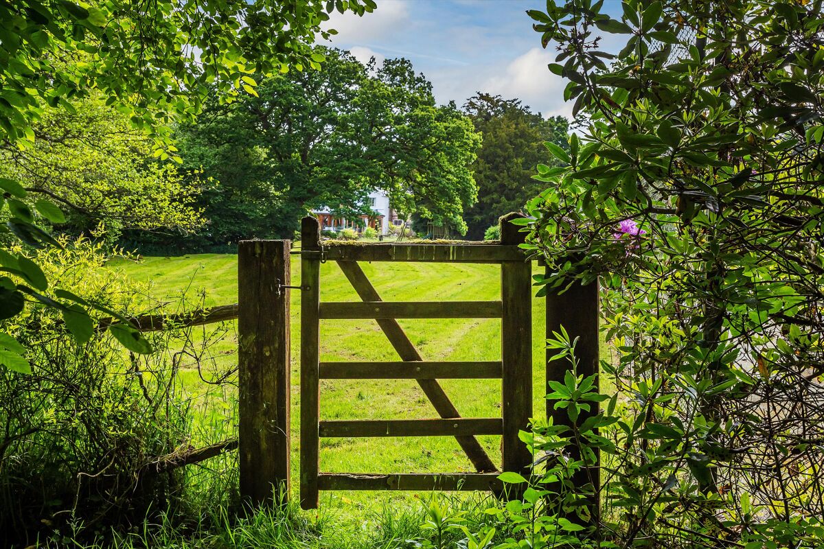 house for sale in Warren Lodge, Lombard Street, Shackleford, Godalming, Surrey, GU8 GLD130029