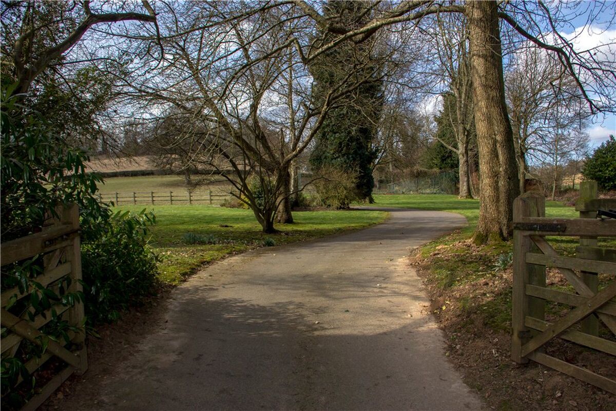 house for sale in Street, Bramley, Surrey, GU5 GLD130062