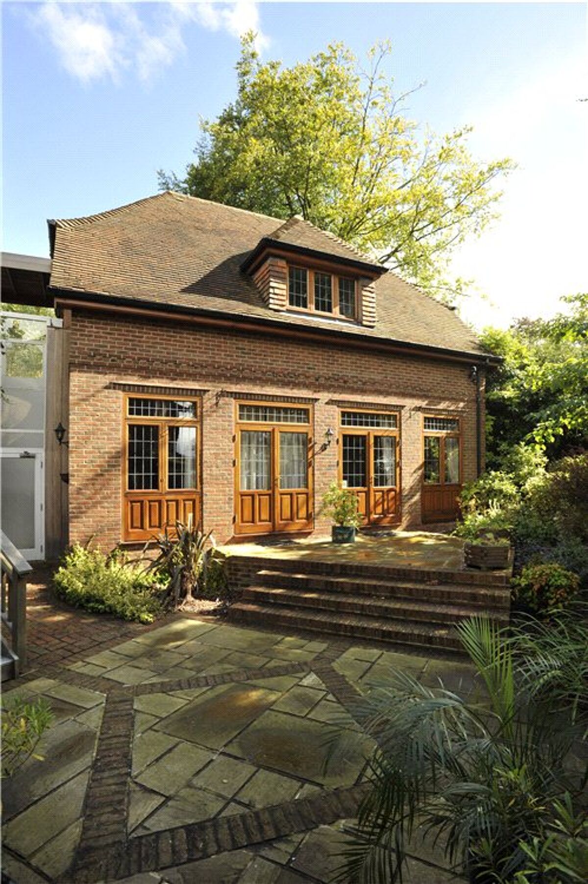 house for sale in Warwicks Bench, Guildford, Surrey, GU1 GLD130114