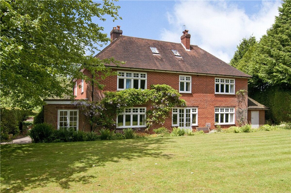 house for sale in Roseacre Gardens, Chilworth, Guildford, Surrey, GU4