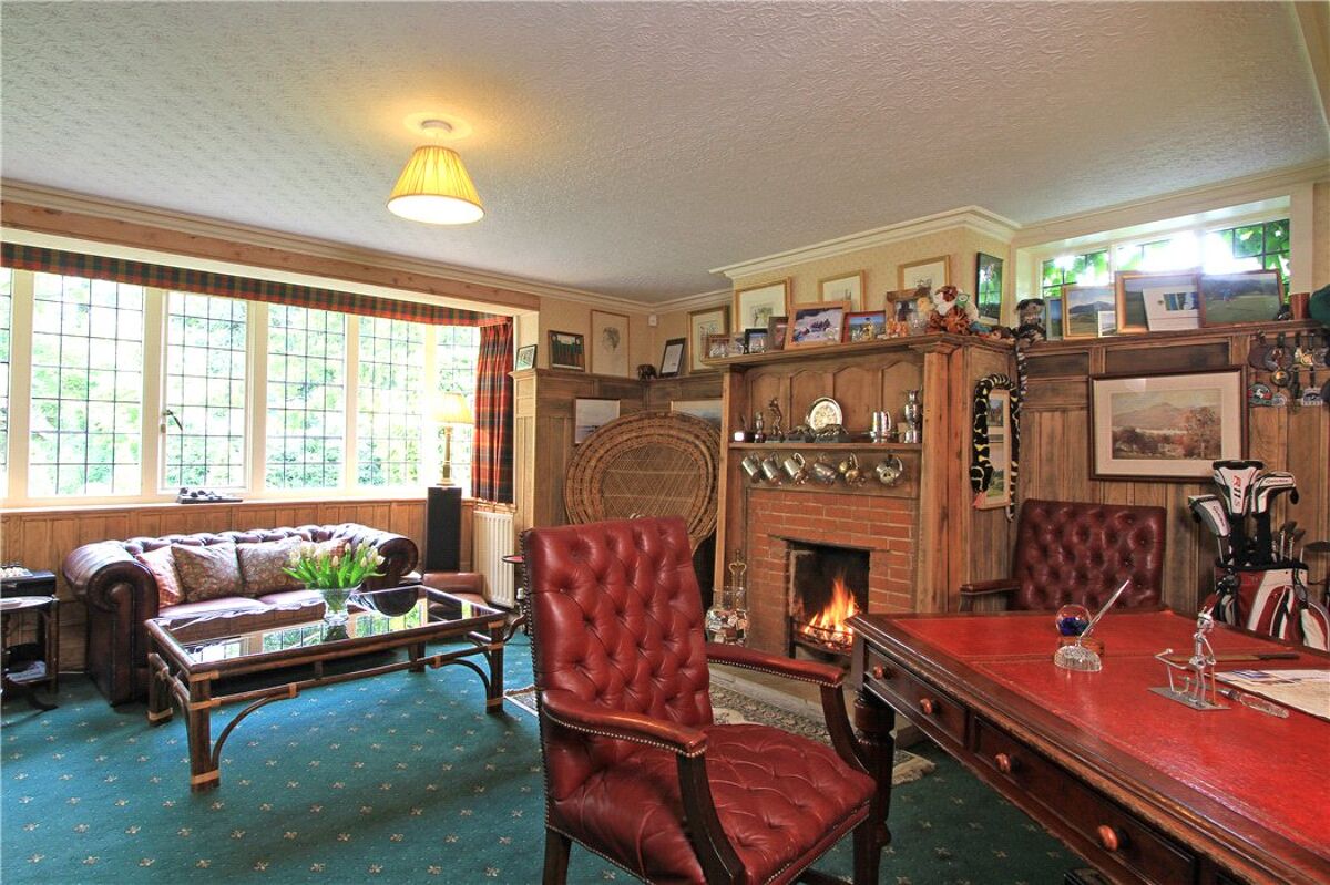 house for sale in Frensham, Farnham, Surrey, GU10 GLD130132 Knight