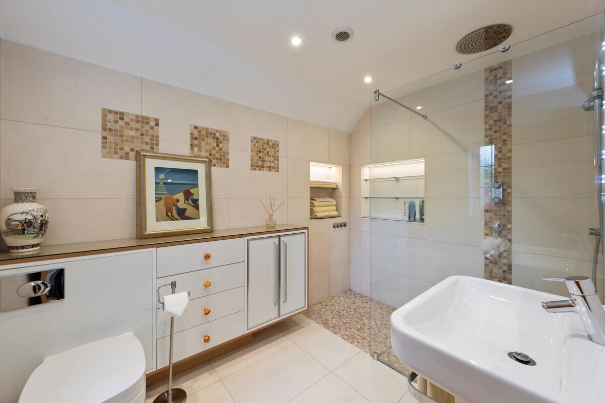 house for sale in Aldersey Road, Guildford, Surrey, GU1 GLD130145