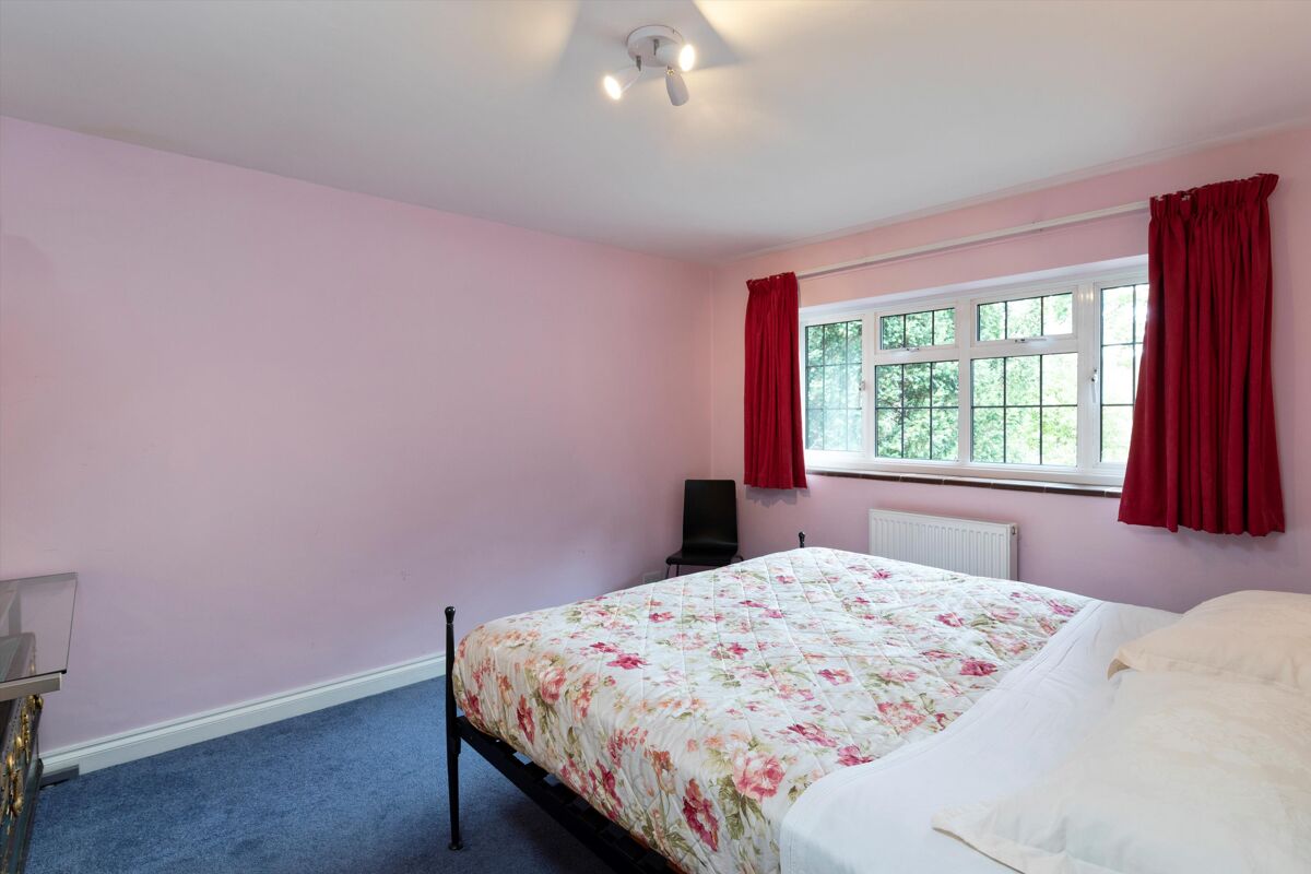 house for sale in Aldersey Road, Guildford, Surrey, GU1 GLD130145