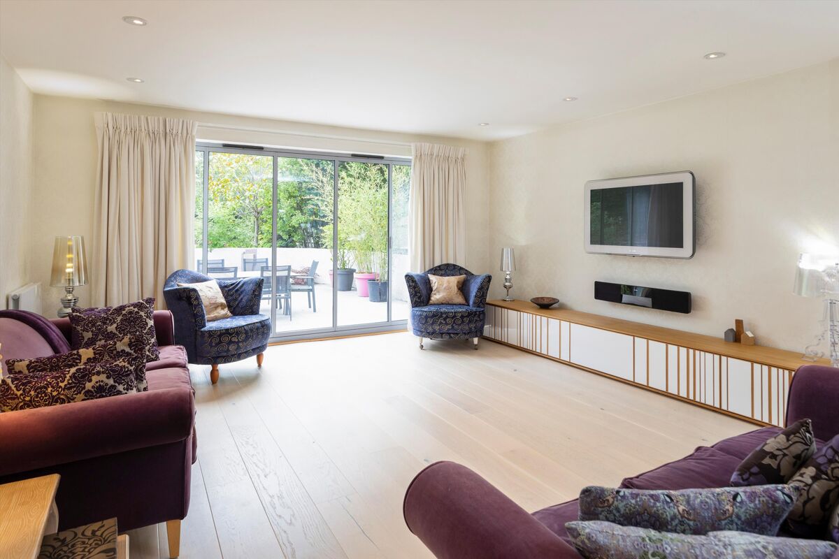 house for sale in Aldersey Road, Guildford, Surrey, GU1 GLD130145