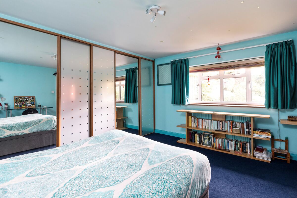 house for sale in Aldersey Road, Guildford, Surrey, GU1 GLD130145