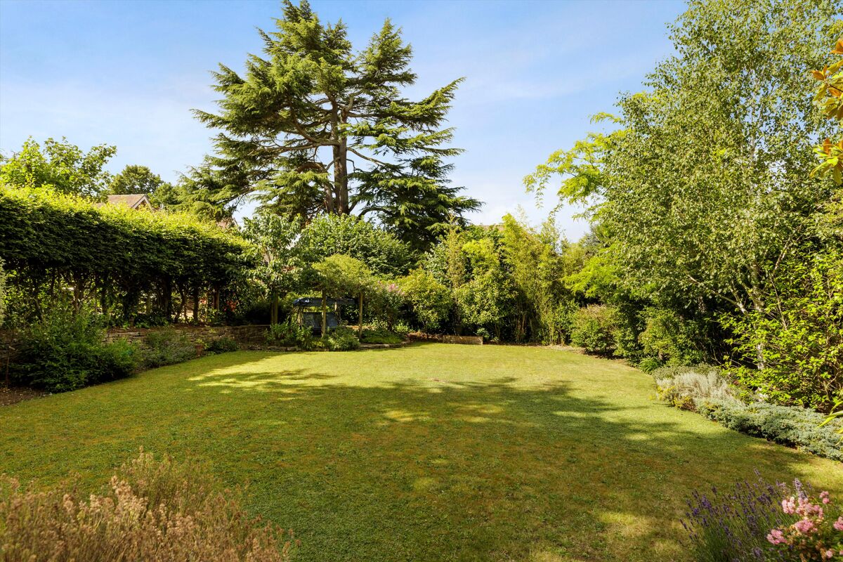 house for sale in Aldersey Road, Guildford, Surrey, GU1 GLD130145