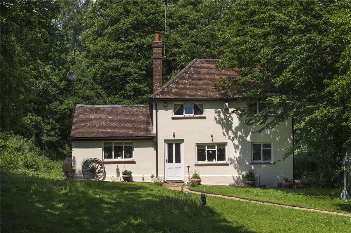 house for sale in Water Lane, Enton, Godalming, Surrey, GU8 GLD130321