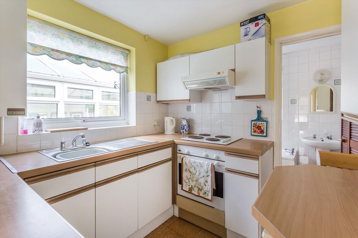 house for sale in Summersbury Drive, Shalford, Guildford, Surrey, GU4