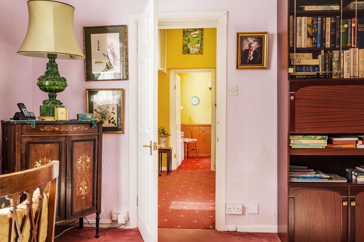 house for sale in Summersbury Drive, Shalford, Guildford, Surrey, GU4