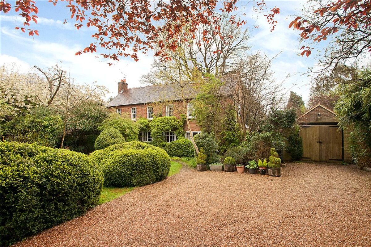 house for sale in Perry Hill, Worplesdon, Guildford, Surrey, GU3